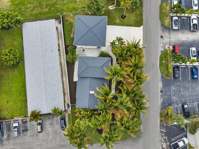 702 S RIVERSIDE Drive, Pompano Beach, FL 33062