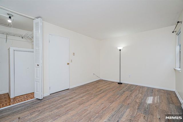 412 68th Street 17, Guttenberg, NJ 07093