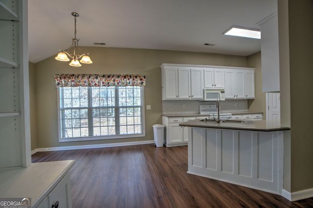 27 Treehouse Trail NE, Rome, GA 30165