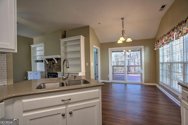 27 Treehouse Trail NE, Rome, GA 30165