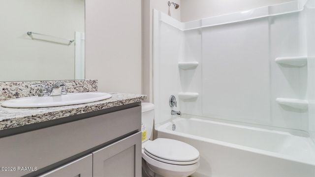 107 Lake Oak Drive, Lafayette, LA 70507