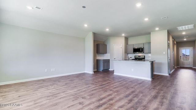 107 Lake Oak Drive, Lafayette, LA 70507