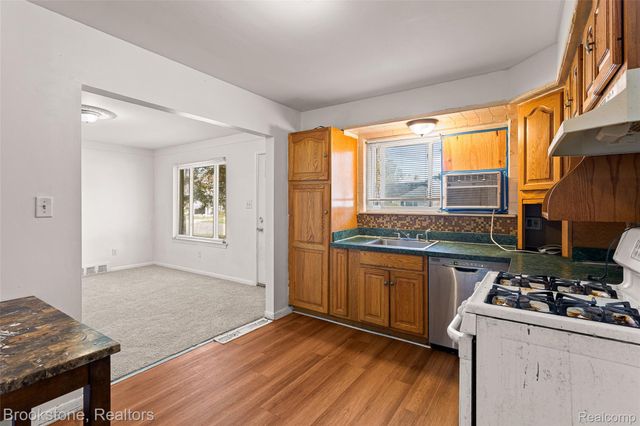 11252 Jewett Avenue, Warren, MI 48089