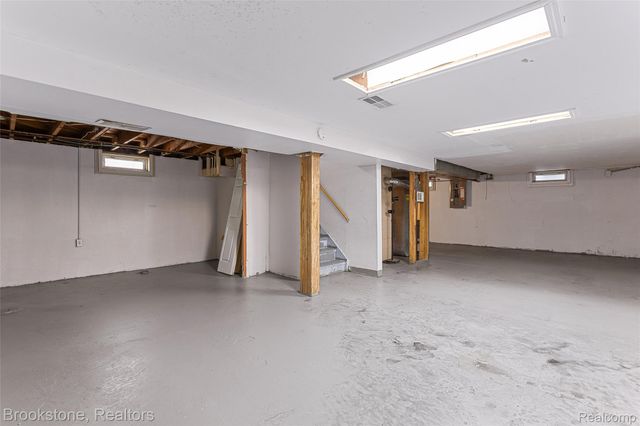 11252 Jewett Avenue, Warren, MI 48089