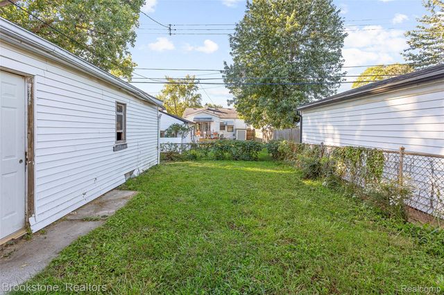 11252 Jewett Avenue, Warren, MI 48089