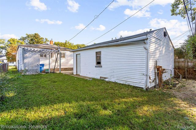 11252 Jewett Avenue, Warren, MI 48089