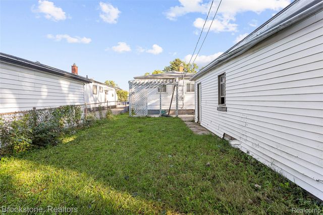 11252 Jewett Avenue, Warren, MI 48089