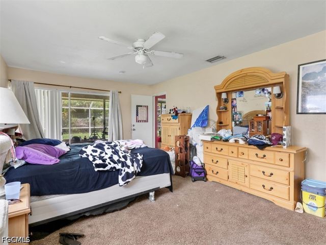 209 NE 9th CT, Cape Coral, FL 33909