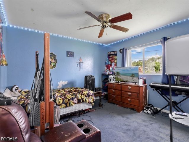 209 NE 9th CT, Cape Coral, FL 33909