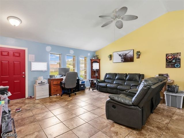 209 NE 9th CT, Cape Coral, FL 33909