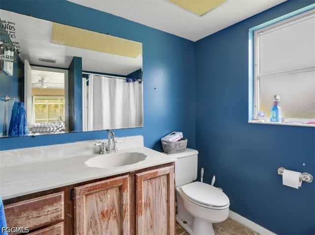 209 NE 9th CT, Cape Coral, FL 33909