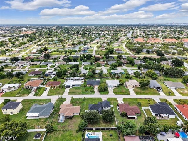 209 NE 9th CT, Cape Coral, FL 33909