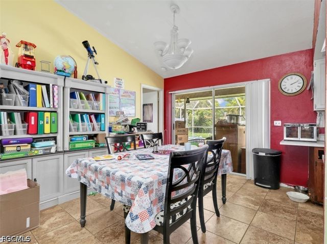 209 NE 9th CT, Cape Coral, FL 33909