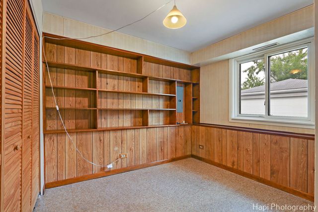 517 Grandview Drive, Round Lake Park, IL 60073