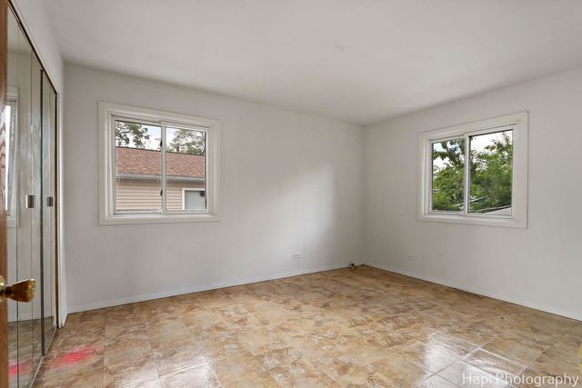 517 Grandview Drive, Round Lake Park, IL 60073