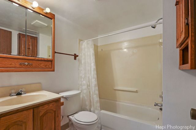 517 Grandview Drive, Round Lake Park, IL 60073