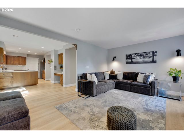 29795 Sw JACKSON Way, Wilsonville, OR 97070