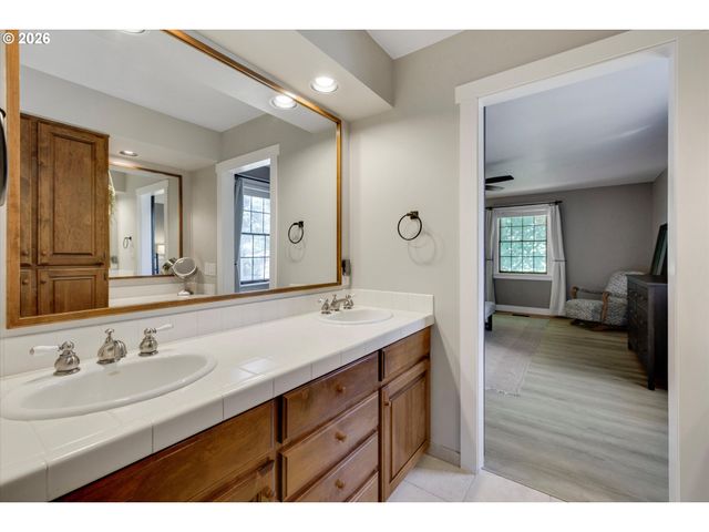 29795 Sw JACKSON Way, Wilsonville, OR 97070