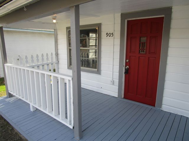 905 Wallis Avenue, Santa Anna, TX 76878