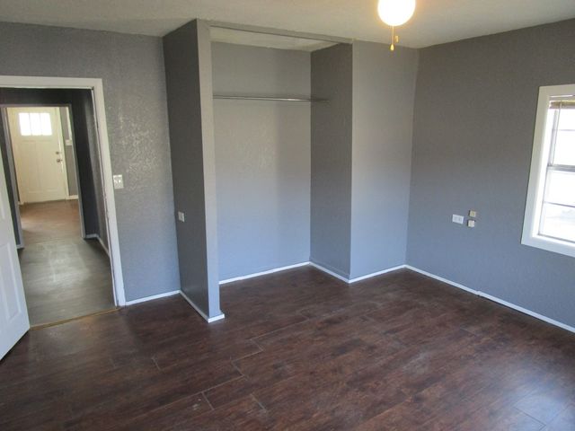 905 Wallis Avenue, Santa Anna, TX 76878