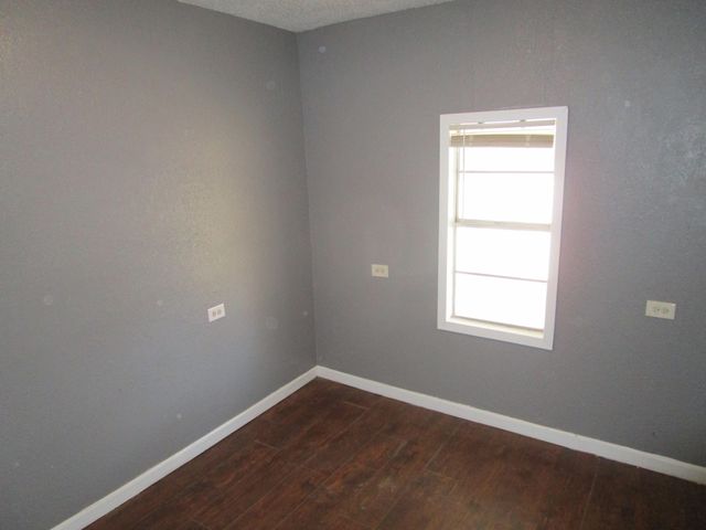 905 Wallis Avenue, Santa Anna, TX 76878