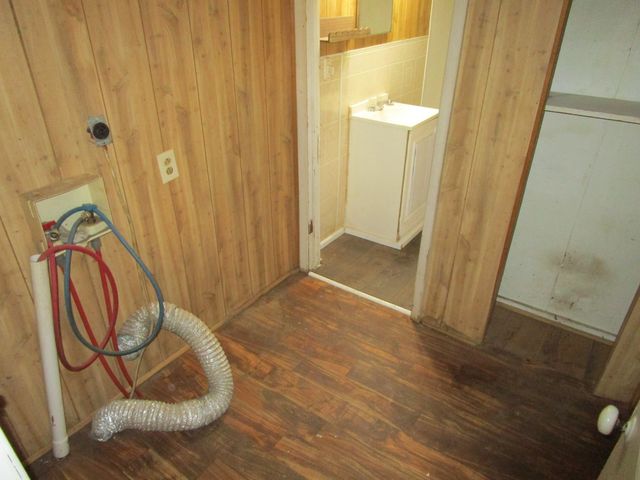 905 Wallis Avenue, Santa Anna, TX 76878