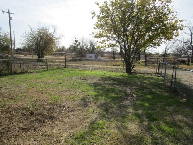 905 Wallis Avenue, Santa Anna, TX 76878