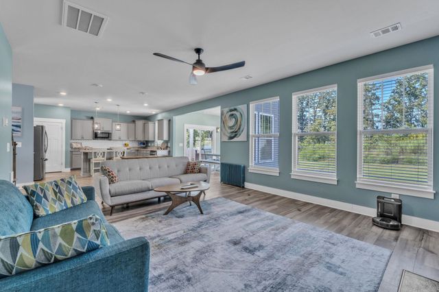 405 Fenwick Drive, Woodruff, SC 29388