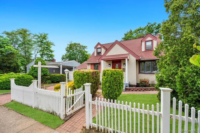 110 Penataquit Avenue, Bay Shore, NY 11706