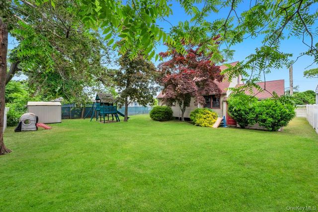 110 Penataquit Avenue, Bay Shore, NY 11706