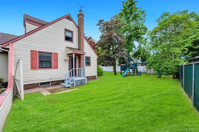 110 Penataquit Avenue, Bay Shore, NY 11706