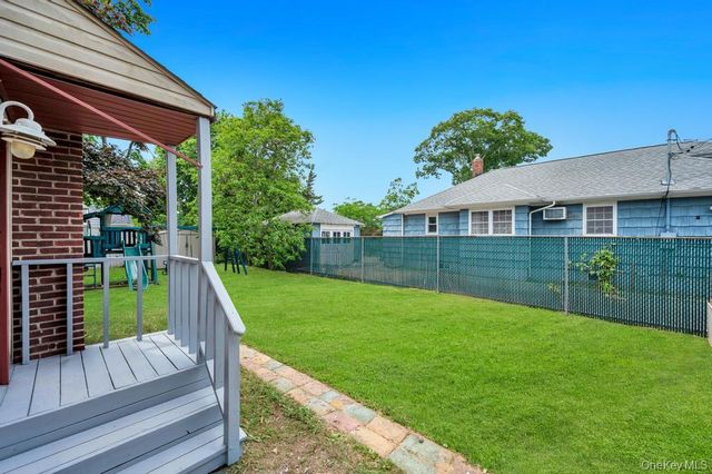 110 Penataquit Avenue, Bay Shore, NY 11706