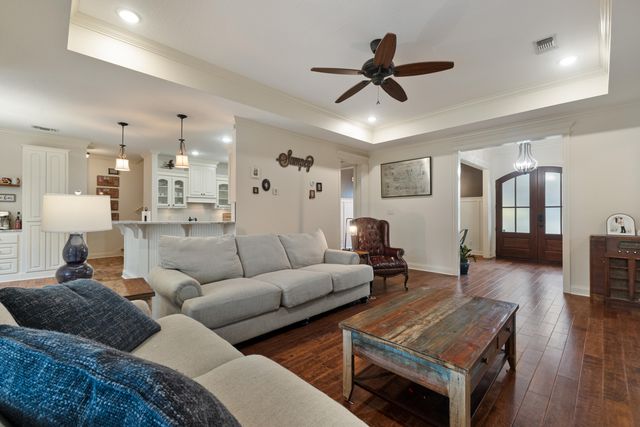 11 W Donnington Ct., Hattiesburg, MS 39402