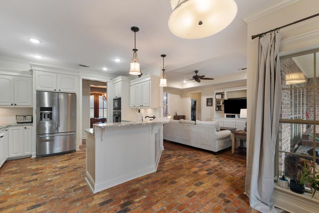 11 W Donnington Ct., Hattiesburg, MS 39402