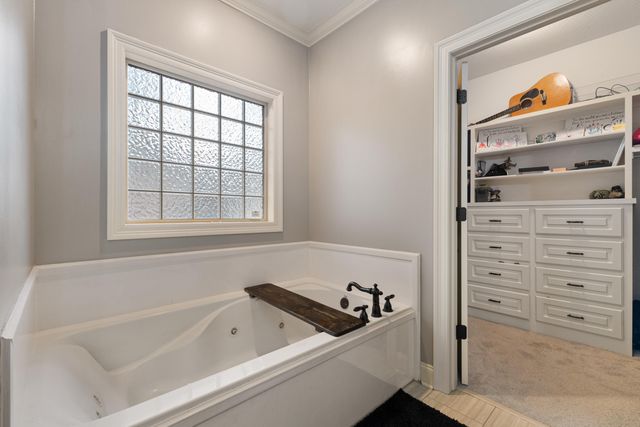 11 W Donnington Ct., Hattiesburg, MS 39402