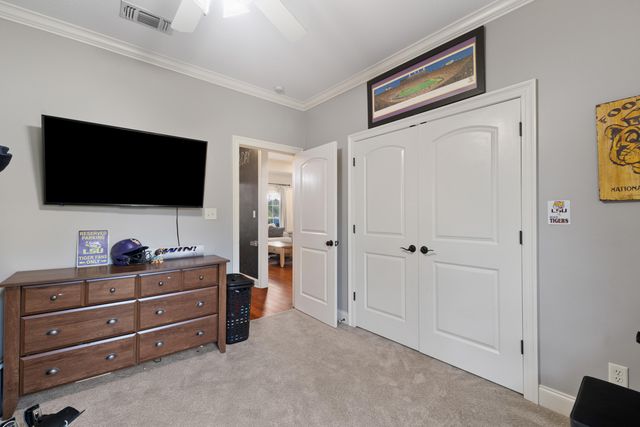 11 W Donnington Ct., Hattiesburg, MS 39402