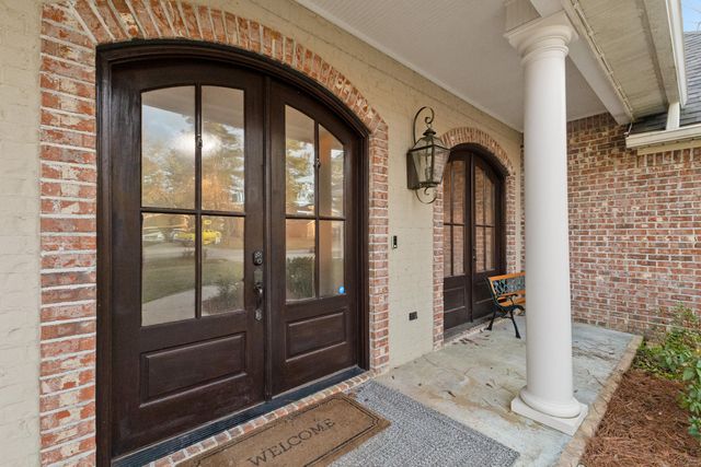 11 W Donnington Ct., Hattiesburg, MS 39402