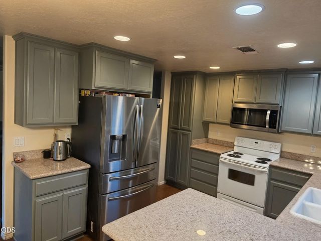 7321 Juniper Court, White City, OR 97503