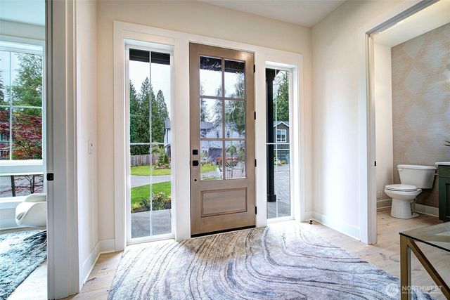 12825 NE 78th Place, Kirkland, WA 98033
