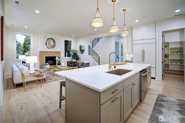 12825 NE 78th Place, Kirkland, WA 98033