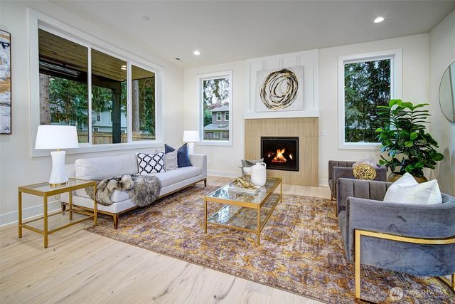 12825 NE 78th Place, Kirkland, WA 98033