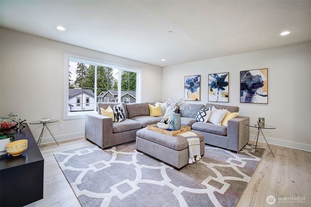 12825 NE 78th Place, Kirkland, WA 98033