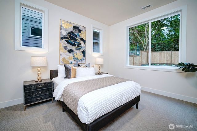 12825 NE 78th Place, Kirkland, WA 98033