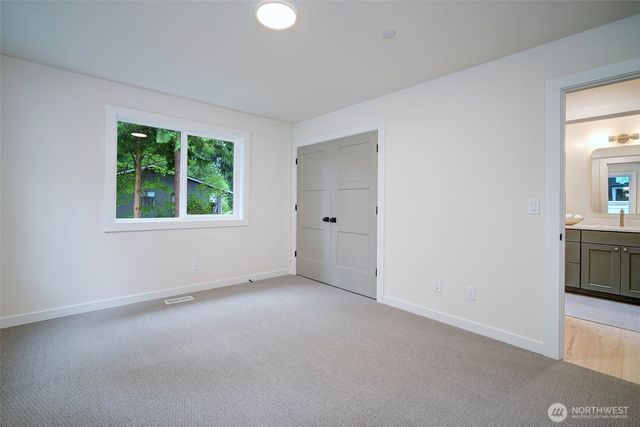 12825 NE 78th Place, Kirkland, WA 98033