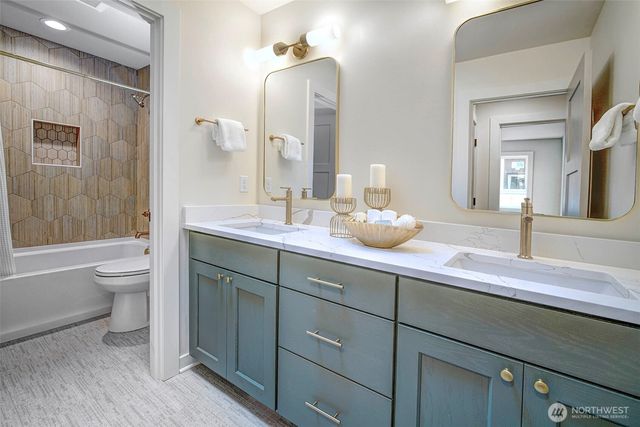 12825 NE 78th Place, Kirkland, WA 98033