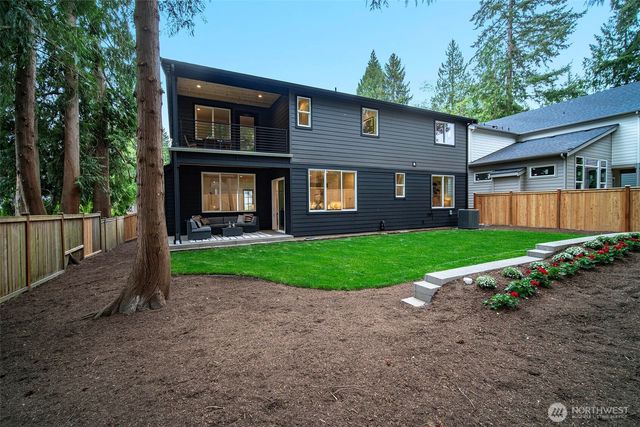 12825 NE 78th Place, Kirkland, WA 98033