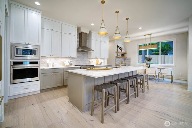 12825 NE 78th Place, Kirkland, WA 98033