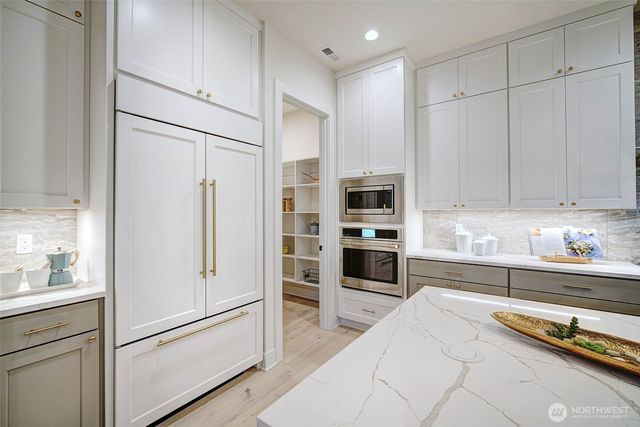 12825 NE 78th Place, Kirkland, WA 98033