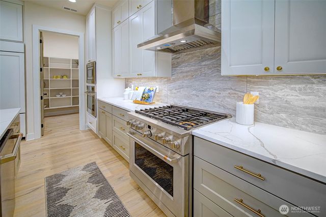 12825 NE 78th Place, Kirkland, WA 98033