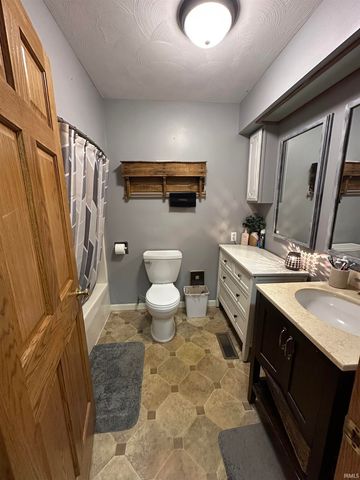 1863 S Lakeview Estate, Wabash, IN 46992